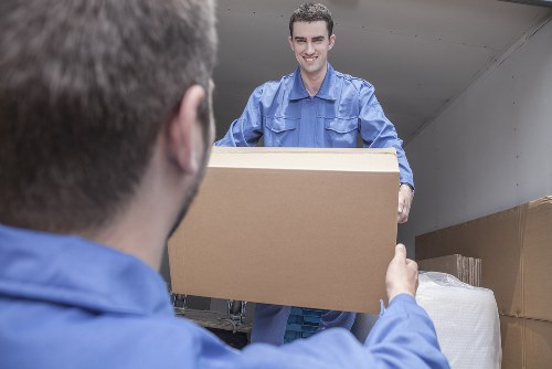 Removal truck hire service for homes and businesses in Canonbury