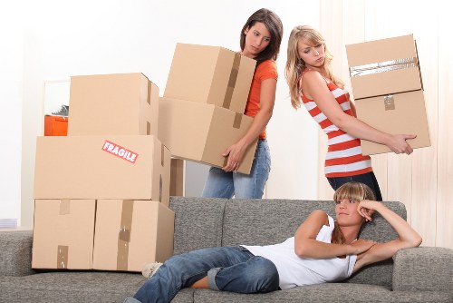 Canonbury moving service helping with local relocation